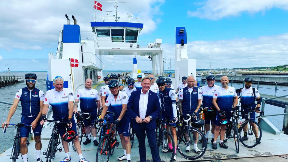 Borgmester Per Bach Laursen sammen med veteran-cykelholdet