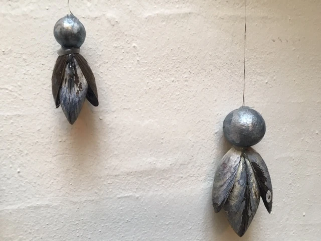 Engle fremstillet af blåmuslinger