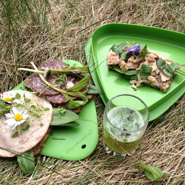Billede af madpakke pyntet med blomster