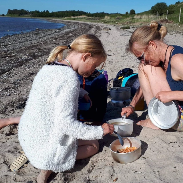Billede af madlavning på stranden