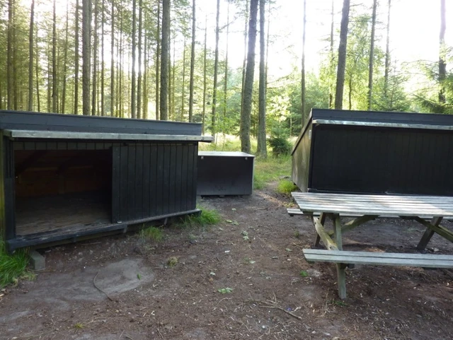 Billede af shelters på Naturbasen