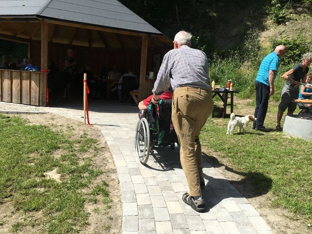Billede af bålhytten ved Naturrummet i Alstrup