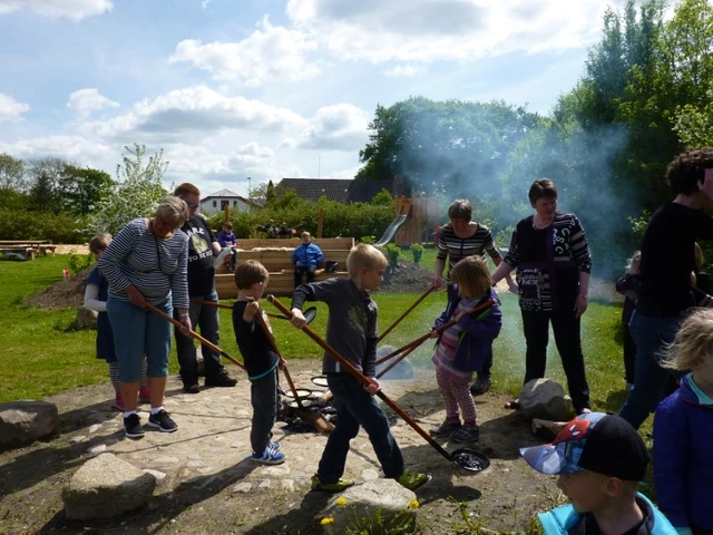 Billede af pandekagebagninge over bål