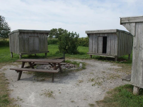 Shelters ved Vilsted Sø, Holmen