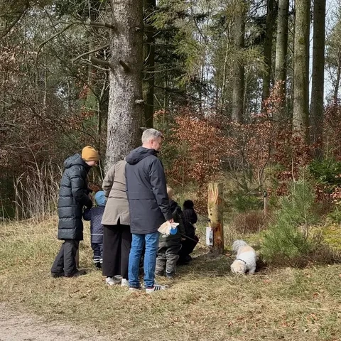 Mennesker på hareruten i Uhrehøje Plantage